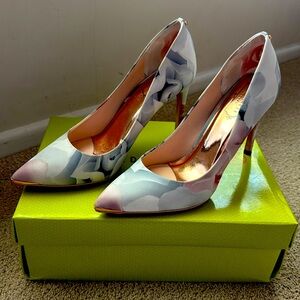 Ted Baker Floral Print Point Toe Heels - Size 8